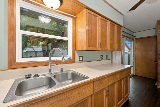 537 2nd St Court E, West Fargo, ND 58078