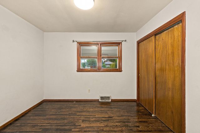 537 2nd St Court E, West Fargo, ND 58078