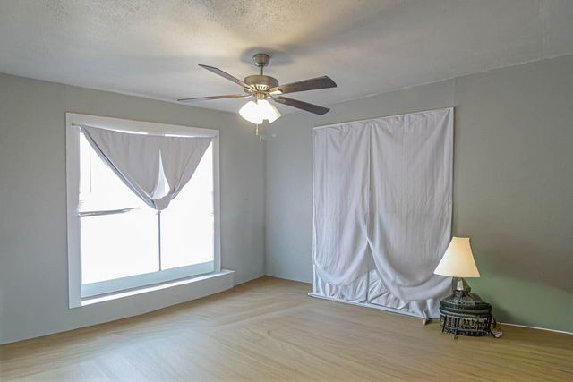 1203 N Houston Avenue, Livingston, TX 77351