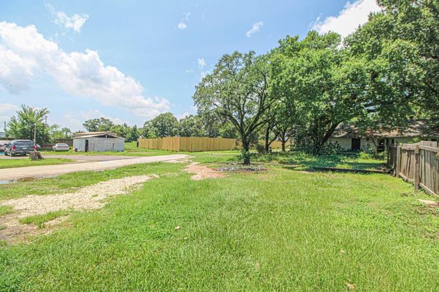 1203 N Houston Avenue, Livingston, TX 77351