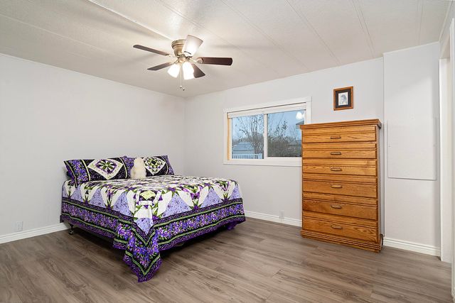 3555 S Pacific Highway 220, Medford, OR 97501