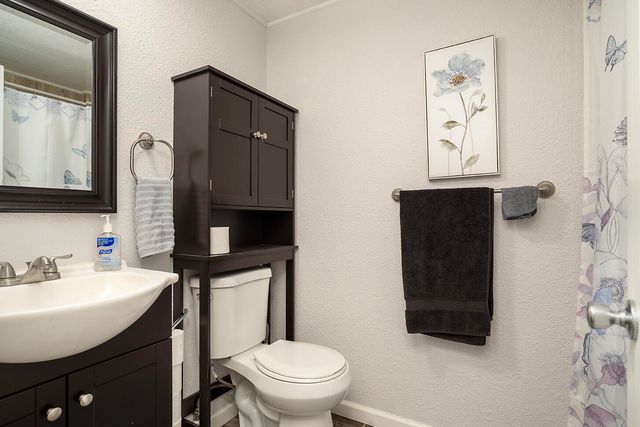 3555 S Pacific Highway 220, Medford, OR 97501