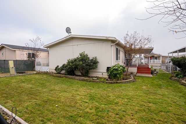 3555 S Pacific Highway 220, Medford, OR 97501