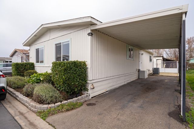 3555 S Pacific Highway 220, Medford, OR 97501