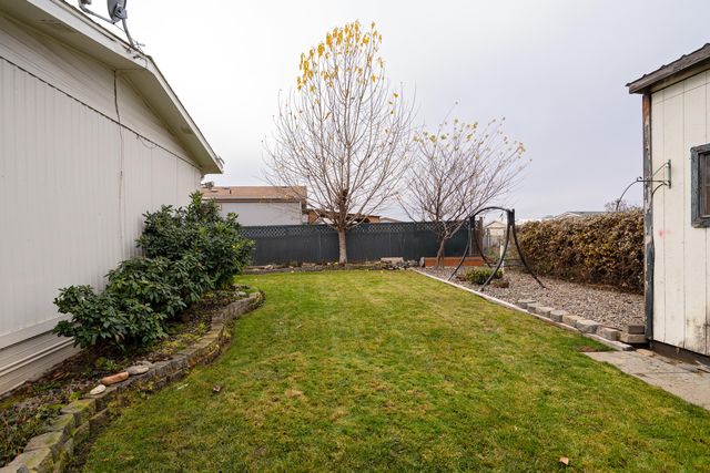 3555 S Pacific Highway 220, Medford, OR 97501