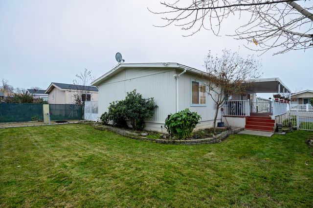 3555 S Pacific Highway 220, Medford, OR 97501