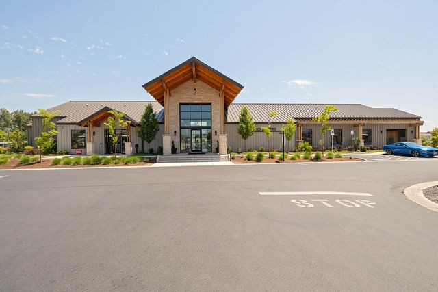 3555 S Pacific Highway 220, Medford, OR 97501