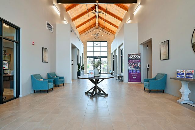 3555 S Pacific Highway 220, Medford, OR 97501