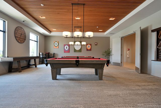 3555 S Pacific Highway 220, Medford, OR 97501