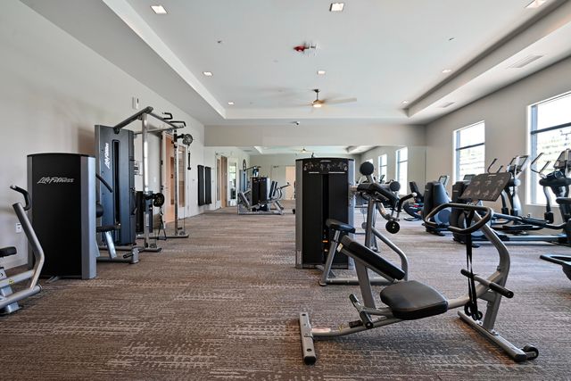 3555 S Pacific Highway 220, Medford, OR 97501