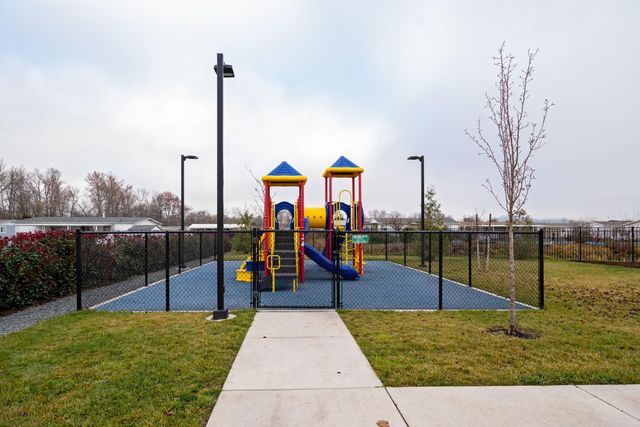 3555 S Pacific Highway 220, Medford, OR 97501