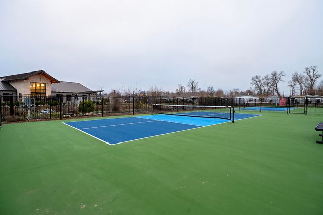 3555 S Pacific Highway 220, Medford, OR 97501