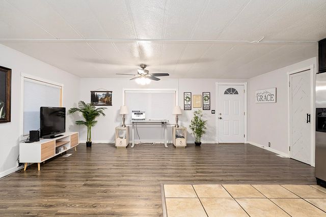 3555 S Pacific Highway 220, Medford, OR 97501