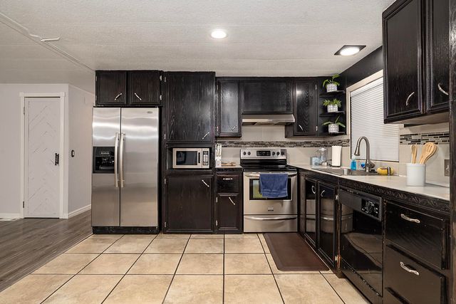 3555 S Pacific Highway 220, Medford, OR 97501