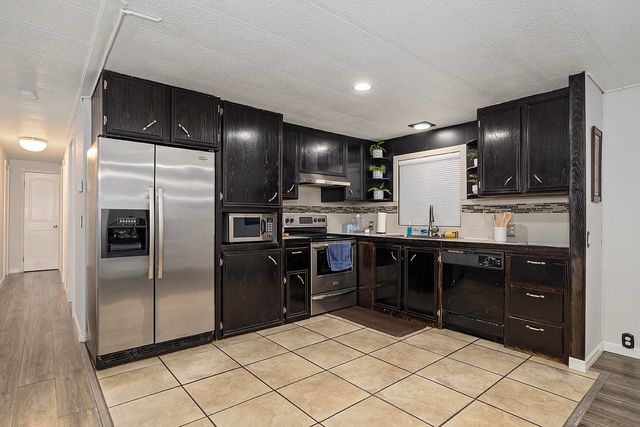 3555 S Pacific Highway 220, Medford, OR 97501