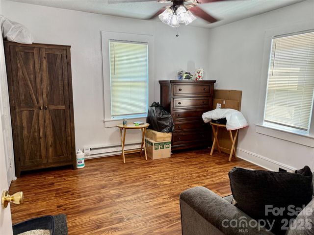 703 Stage Street NW, Lenoir, NC 28645