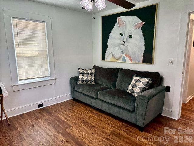 703 Stage Street NW, Lenoir, NC 28645