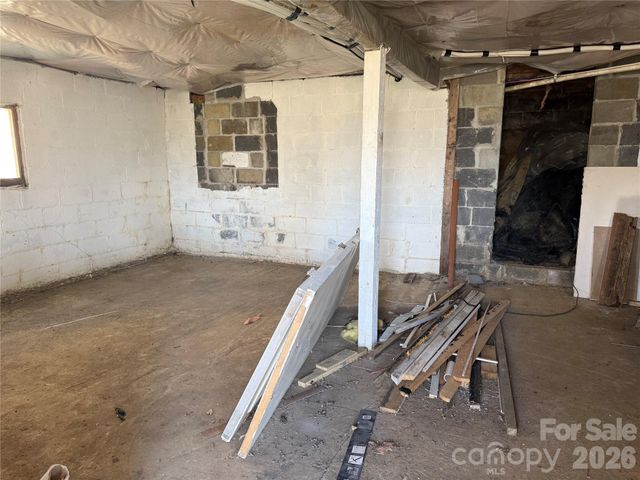 703 Stage Street NW, Lenoir, NC 28645