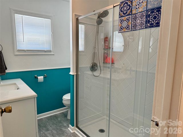 703 Stage Street NW, Lenoir, NC 28645