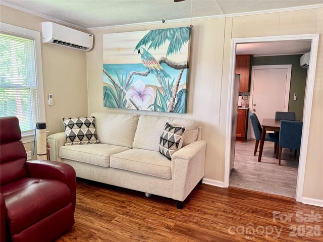 703 Stage Street NW, Lenoir, NC 28645