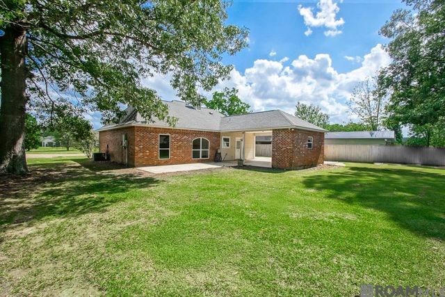 32553 Magnolia Ct, Denham Springs, LA 70706