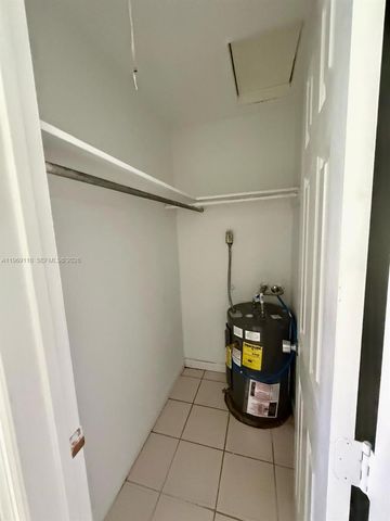 1240 NE 12th Ave 1, Fort Lauderdale, FL 33304