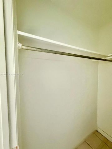 1240 NE 12th Ave 1, Fort Lauderdale, FL 33304