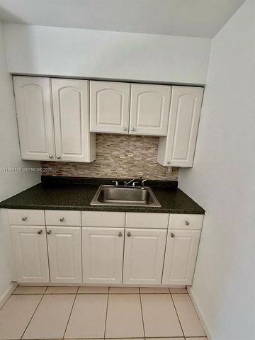 1240 NE 12th Ave 1, Fort Lauderdale, FL 33304