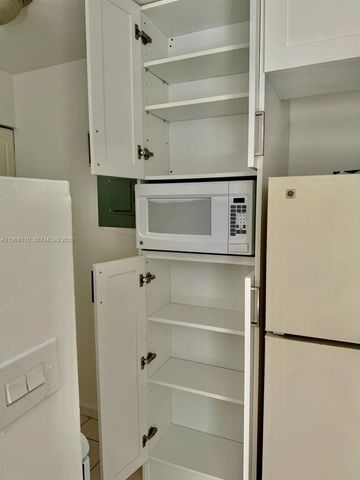 1240 NE 12th Ave 1, Fort Lauderdale, FL 33304