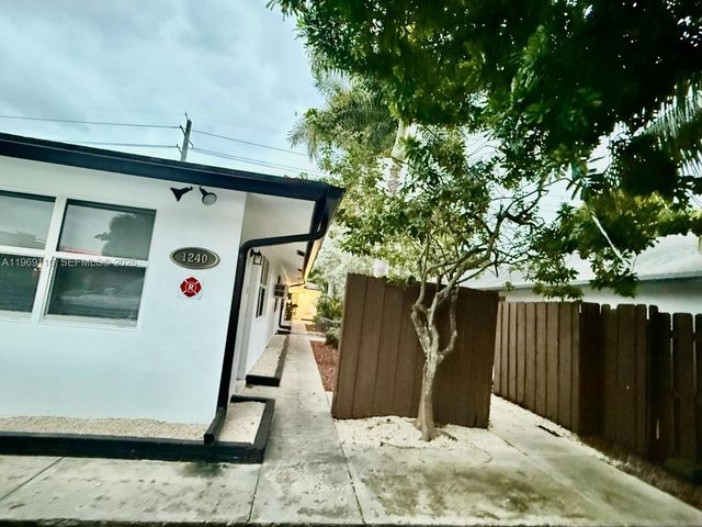 1240 NE 12th Ave 1, Fort Lauderdale, FL 33304
