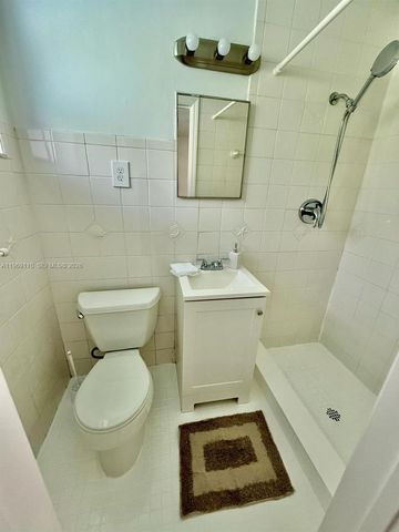 1240 NE 12th Ave 1, Fort Lauderdale, FL 33304