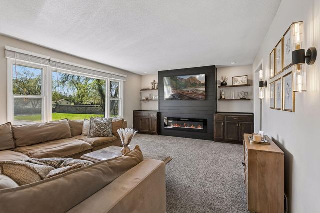 4501 Oregon Avenue N, New Hope, MN 55428