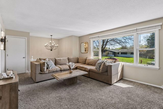 4501 Oregon Avenue N, New Hope, MN 55428