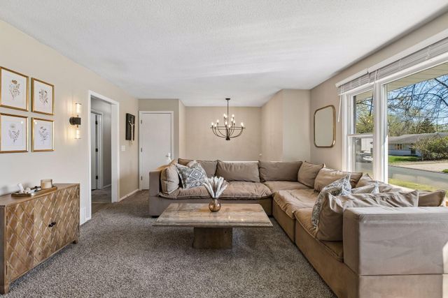 4501 Oregon Avenue N, New Hope, MN 55428