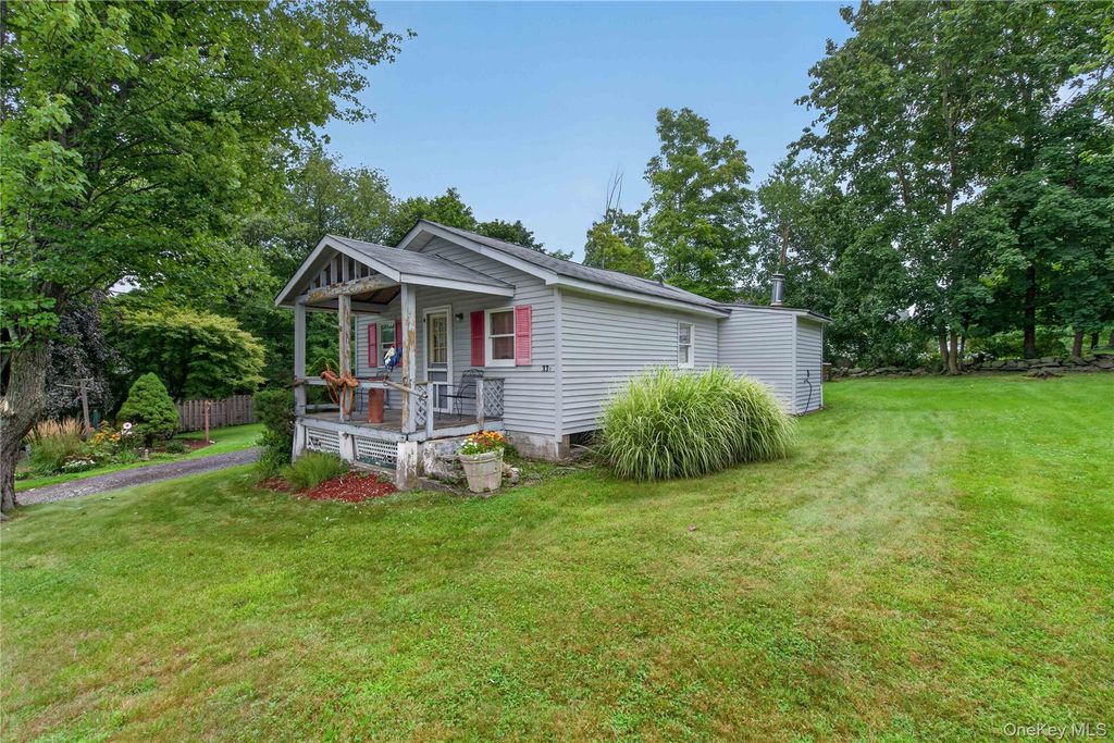 33 E Crossman Avenue, Monroe, NY 10950 — exterior