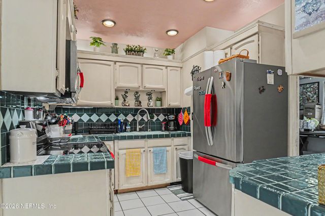 1318 8TH Street N, Jacksonville Beach, FL 32250