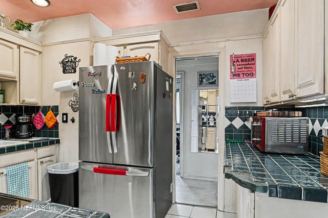 1318 8TH Street N, Jacksonville Beach, FL 32250
