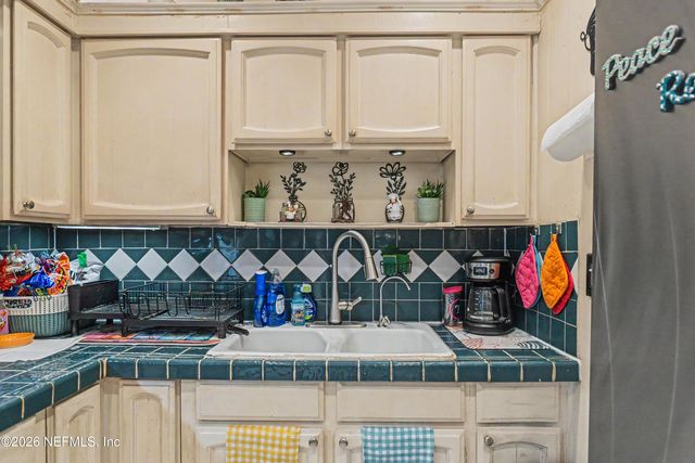 1318 8TH Street N, Jacksonville Beach, FL 32250