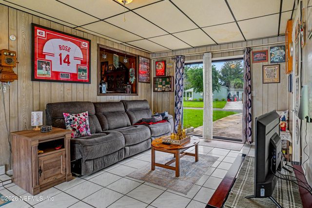 1318 8TH Street N, Jacksonville Beach, FL 32250