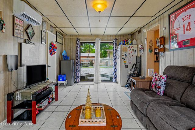 1318 8TH Street N, Jacksonville Beach, FL 32250