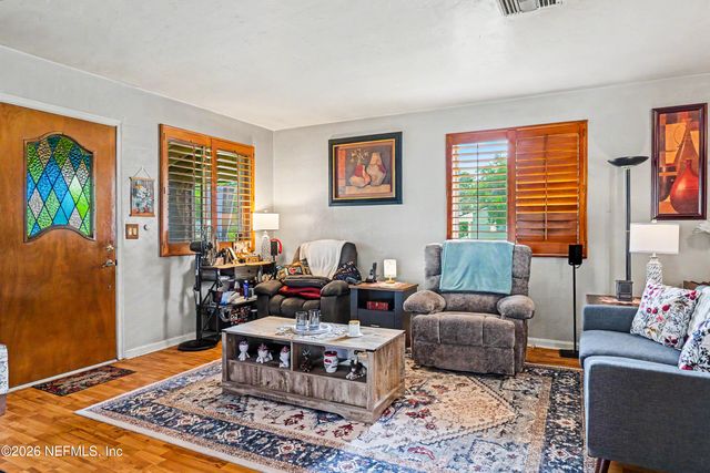 1318 8TH Street N, Jacksonville Beach, FL 32250