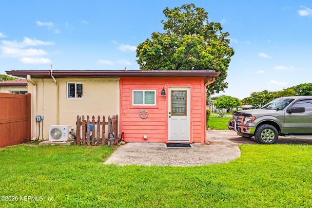 1318 8TH Street N, Jacksonville Beach, FL 32250