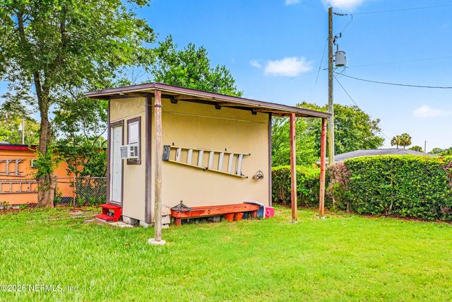 1318 8TH Street N, Jacksonville Beach, FL 32250
