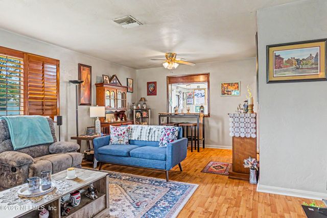 1318 8TH Street N, Jacksonville Beach, FL 32250