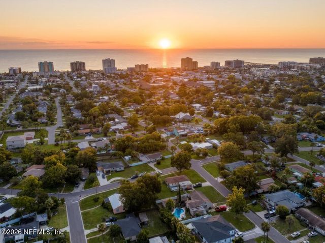 1318 8TH Street N, Jacksonville Beach, FL 32250