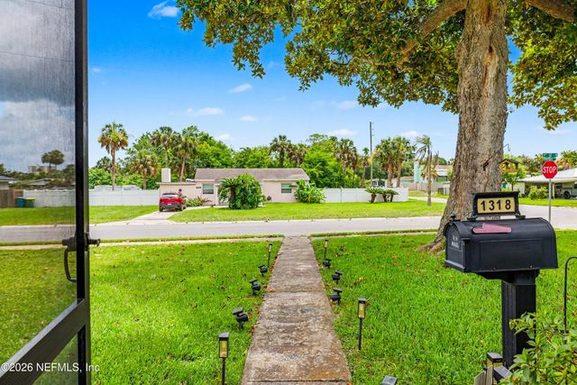 1318 8TH Street N, Jacksonville Beach, FL 32250