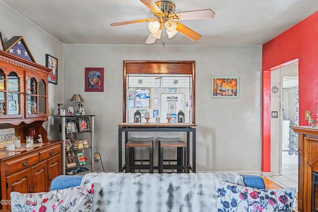 1318 8TH Street N, Jacksonville Beach, FL 32250