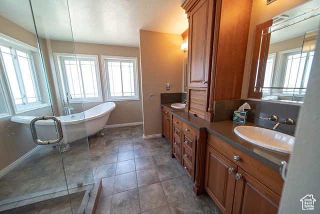 1416 W VALLEY VIEW DR, Wellington, UT 84542