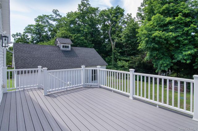 74 Oregon Road, Cortlandt Manor, NY 10567