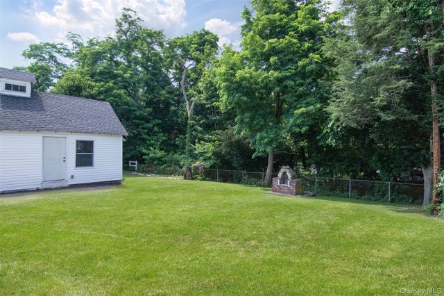 74 Oregon Road, Cortlandt Manor, NY 10567